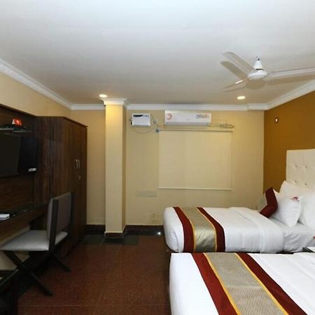 Hotel Titanium Tower 첸나이 외부 사진